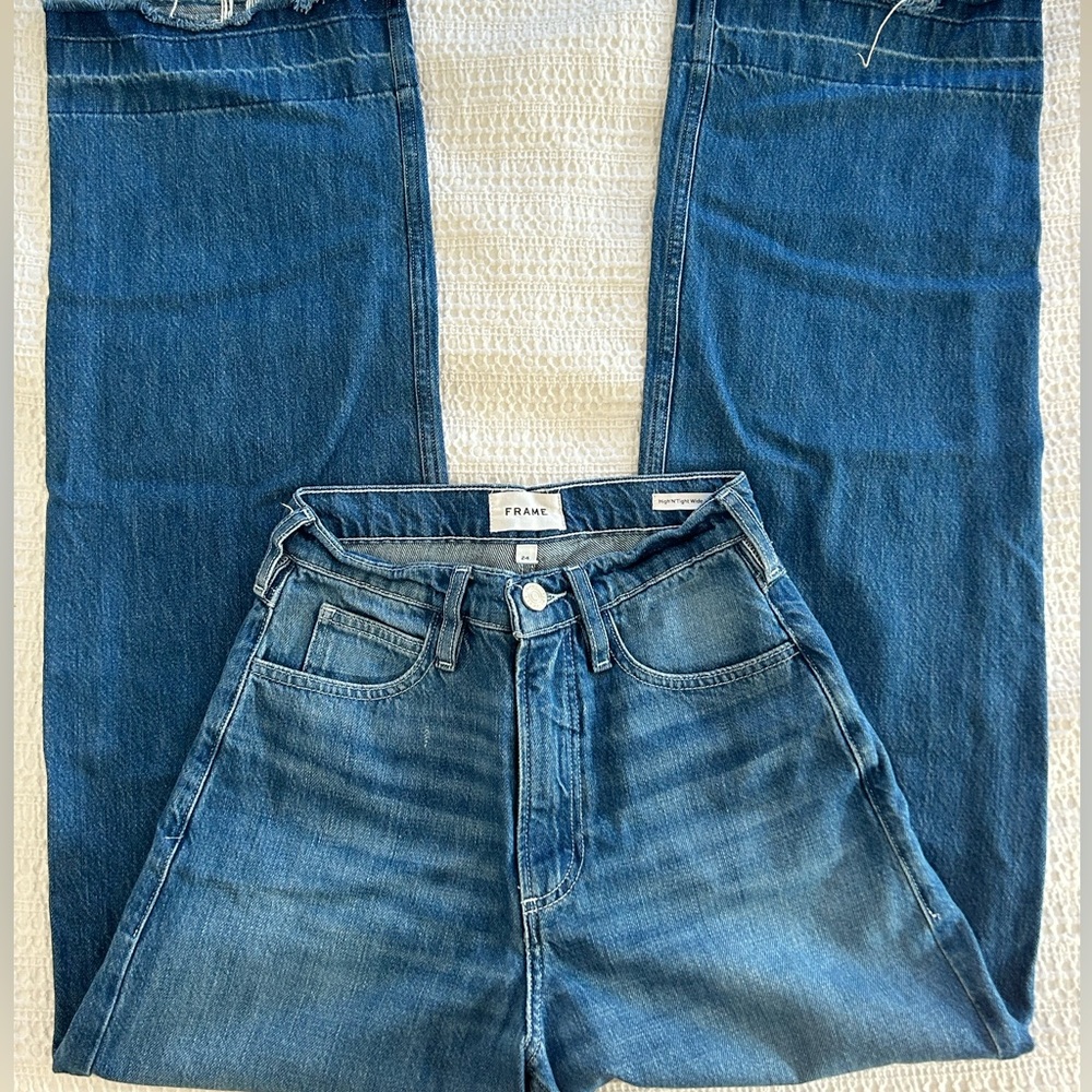 high rise Frame wide leg jeans
size 24
*never worn